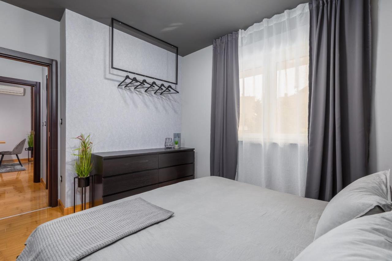 Lux Apartment Teo - New 普拉 外观 照片